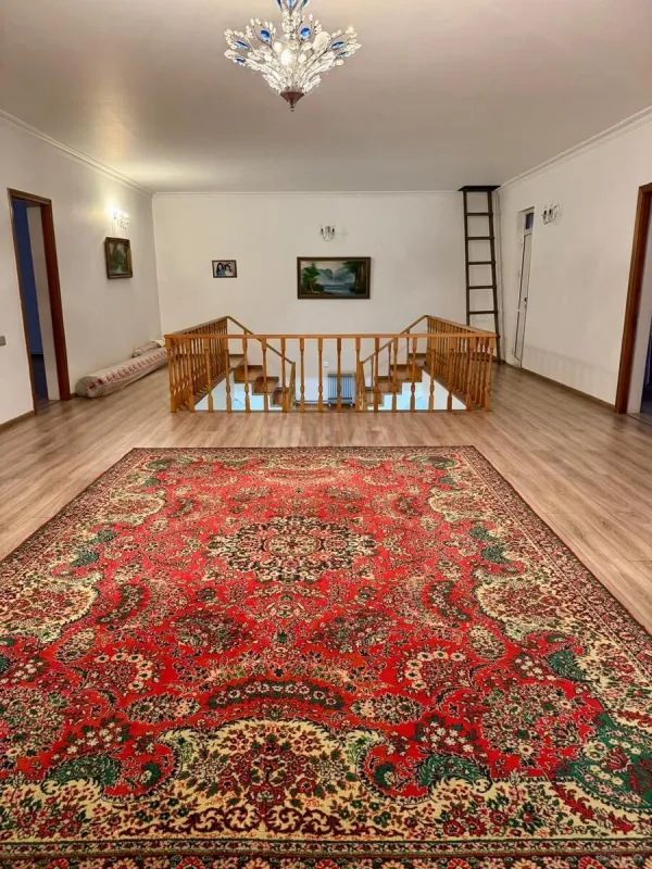 Satılır 5 otaqlı həyət evi 500 m²