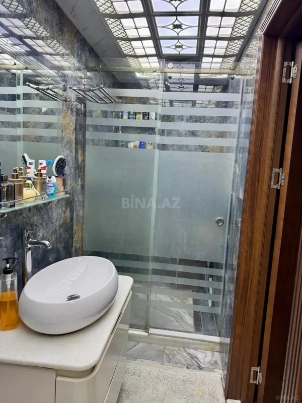 Satılır 5 otaqlı həyət evi 500 m²