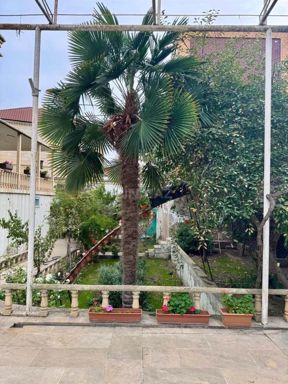 Satılır 5 otaqlı həyət evi 500 m²