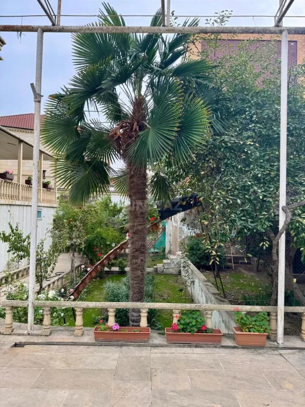 Satılır 5 otaqlı həyət evi 500 m²