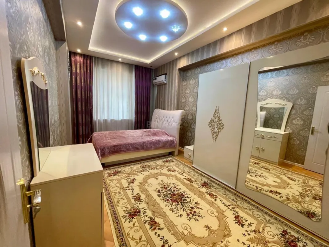 Kirayə verilir 3 otaqlı mənzil 120 m²