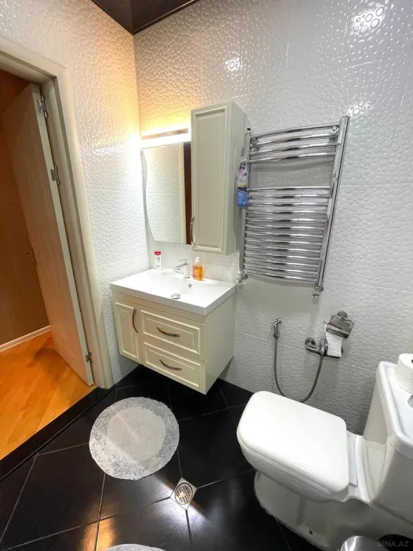 Kirayə verilir 3 otaqlı mənzil 120 m²