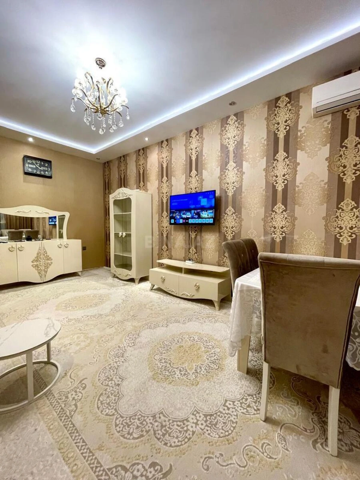 Kirayə verilir 3 otaqlı mənzil 120 m²