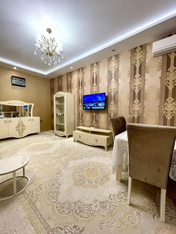 Kirayə verilir 3 otaqlı mənzil 120 m²
