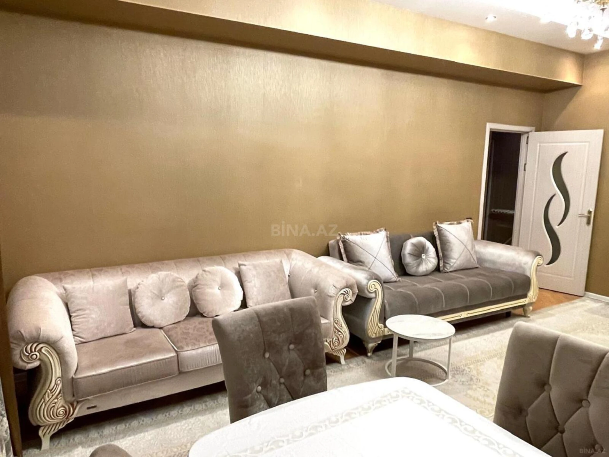 Kirayə verilir 3 otaqlı mənzil 120 m²