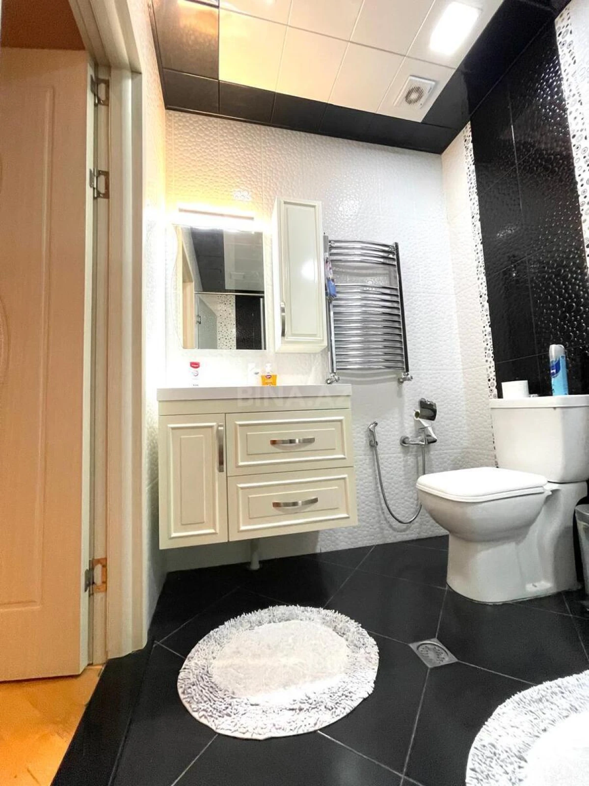 Kirayə verilir 3 otaqlı mənzil 120 m²