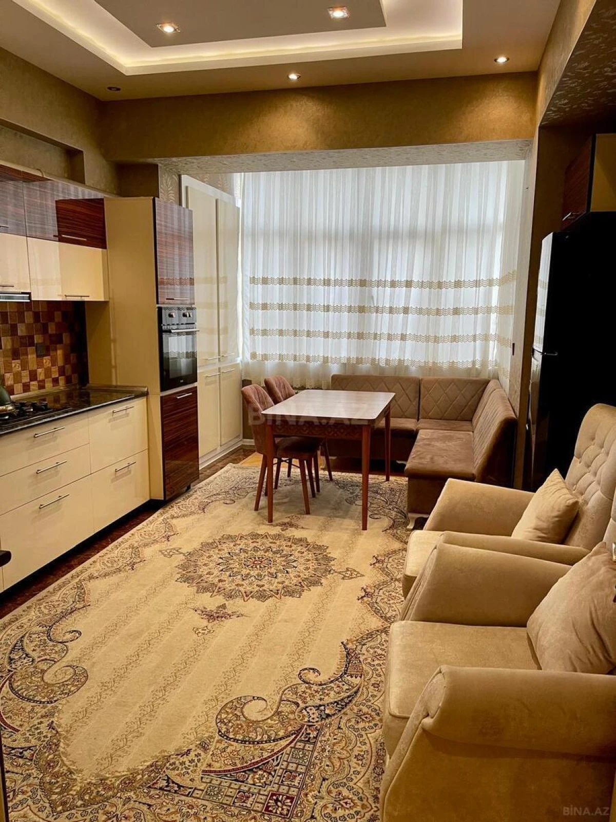 Kirayə verilir 3 otaqlı mənzil 120 m²