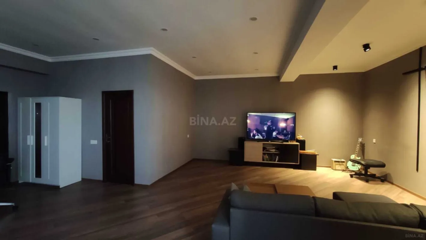 Satılır 4 otaqlı mənzil 120 m²