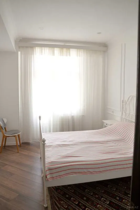 Satılır 4 otaqlı mənzil 120 m²