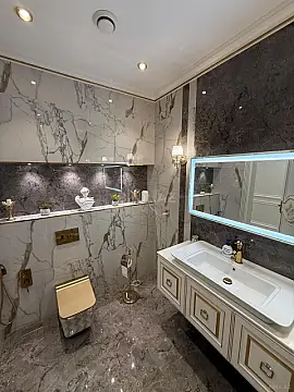 Satılır 4 otaqlı mənzil 255 m²