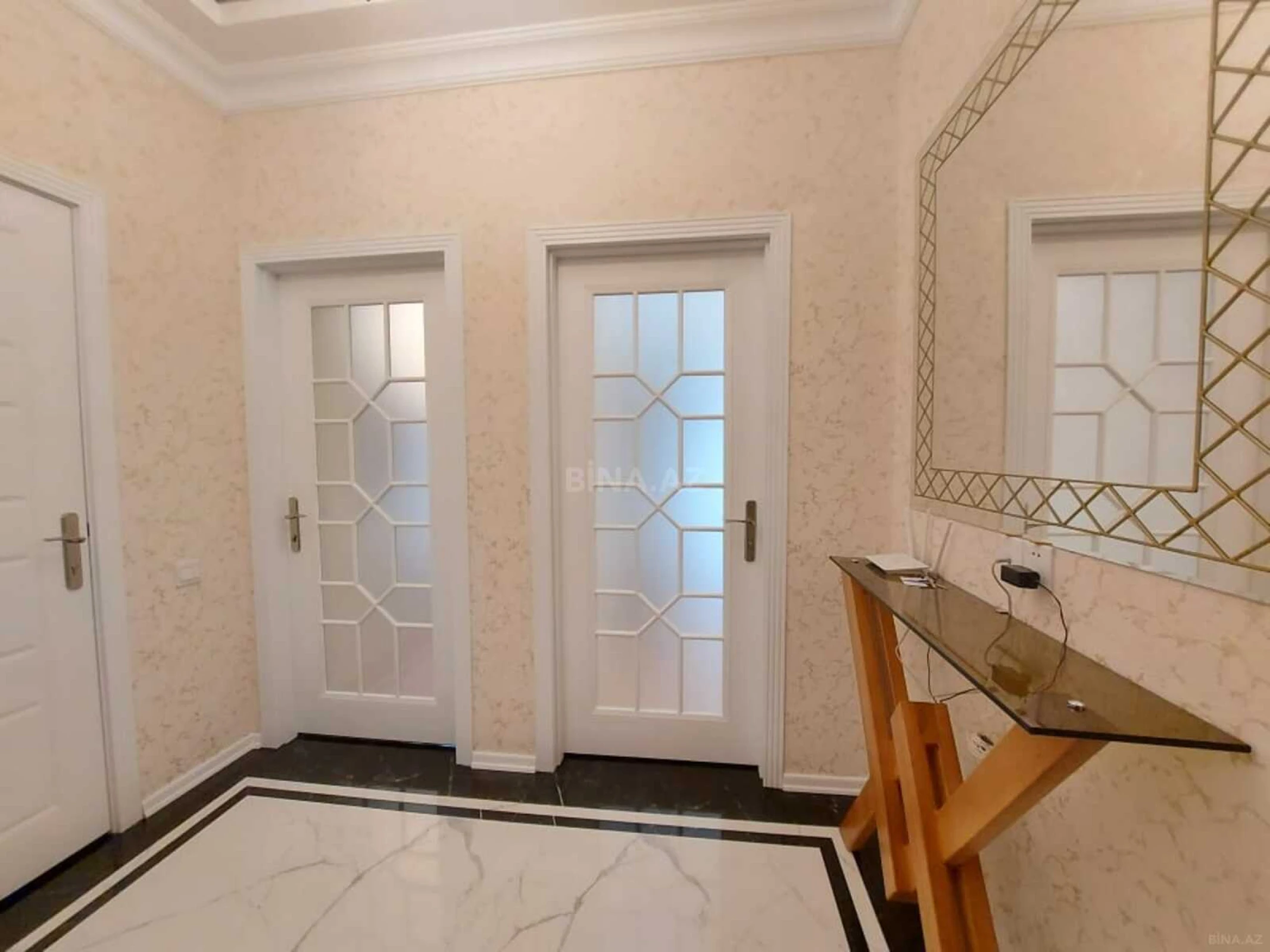 Kirayə verilir 2 otaqlı mənzil 64 m²