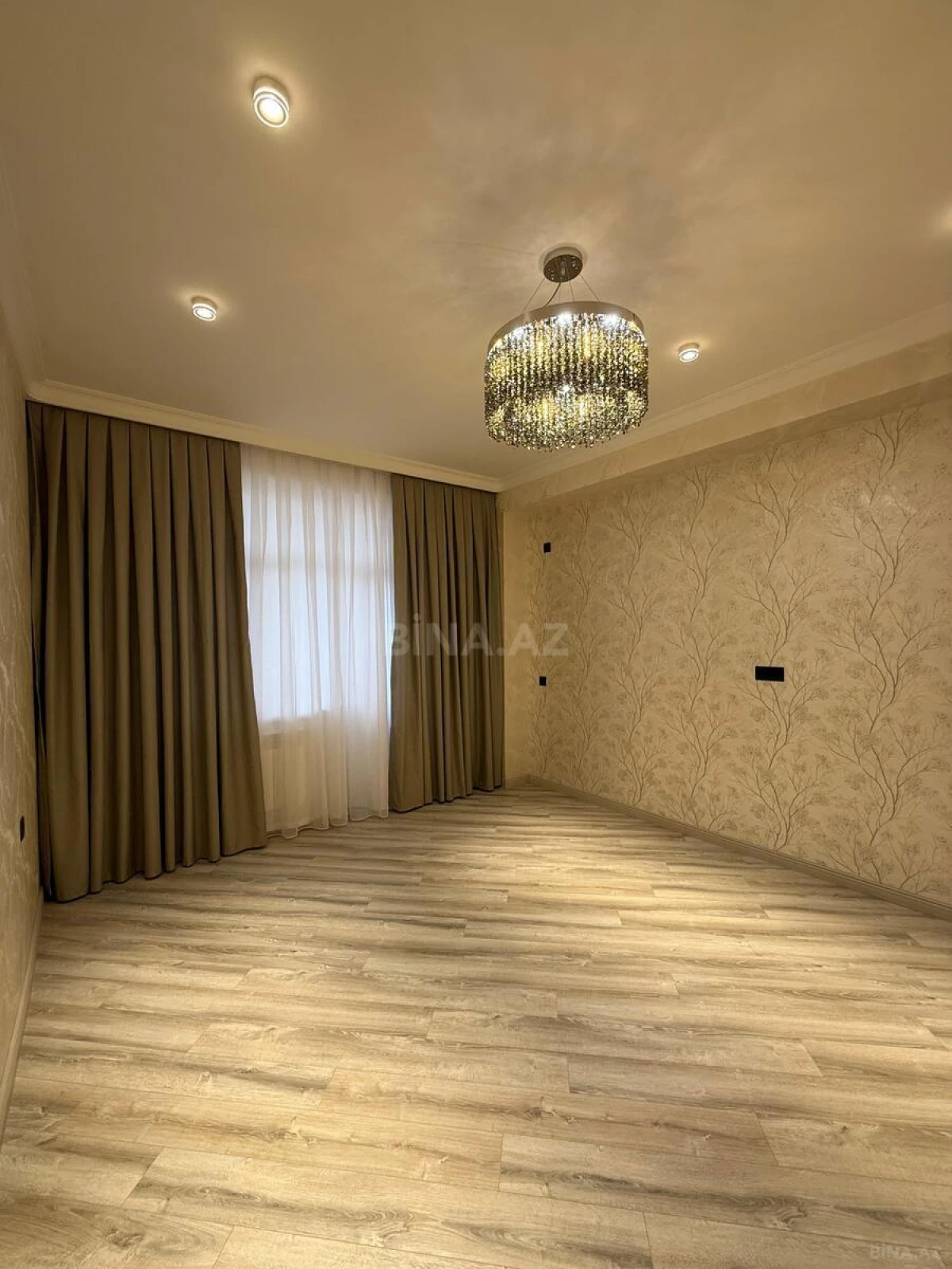 Satılır 3 otaqlı mənzil 87 m²