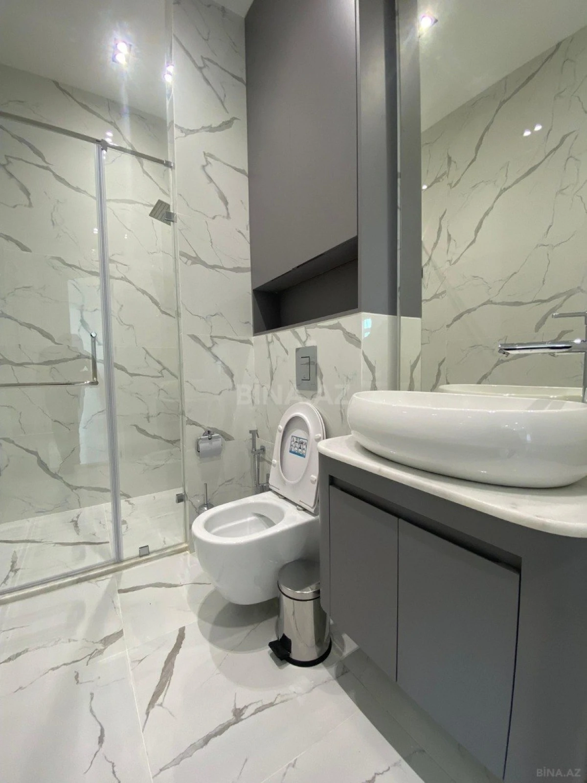 Kirayə verilir 2 otaqlı mənzil 65 m²