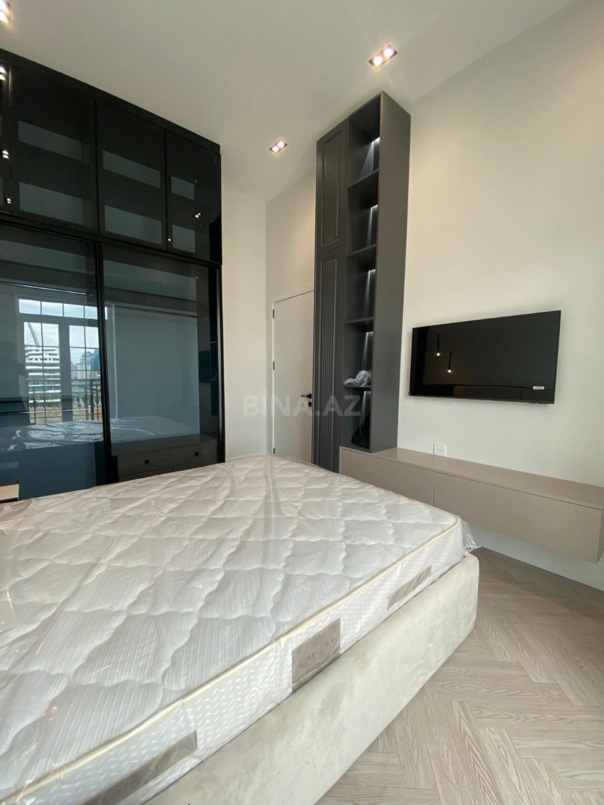 Kirayə verilir 2 otaqlı mənzil 65 m²