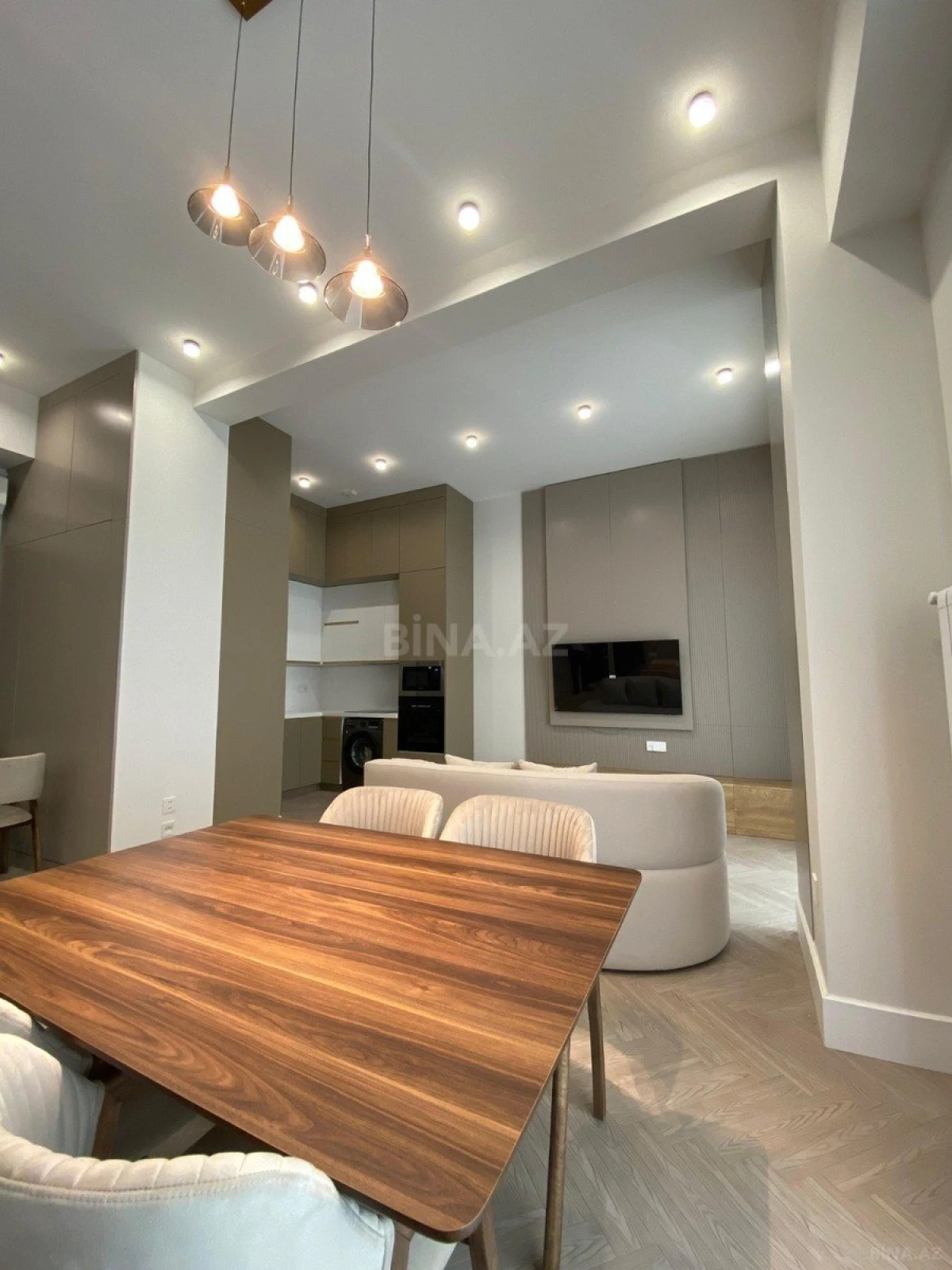 Kirayə verilir 2 otaqlı mənzil 65 m²