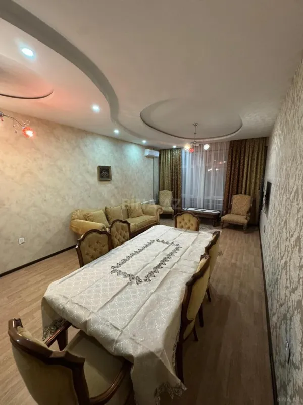 Kirayə verilir 3 otaqlı mənzil 155 m²