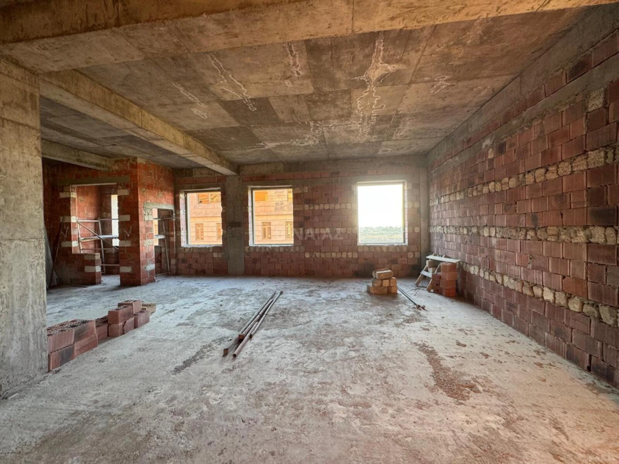 Satılır 3 otaqlı mənzil 113 m²