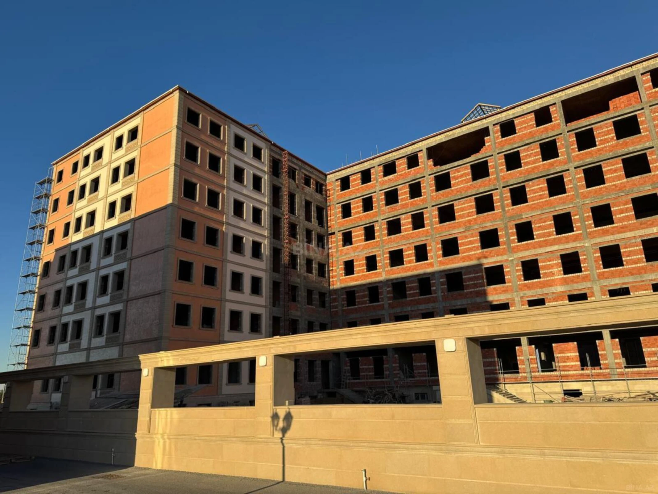 Satılır 3 otaqlı mənzil 113 m²