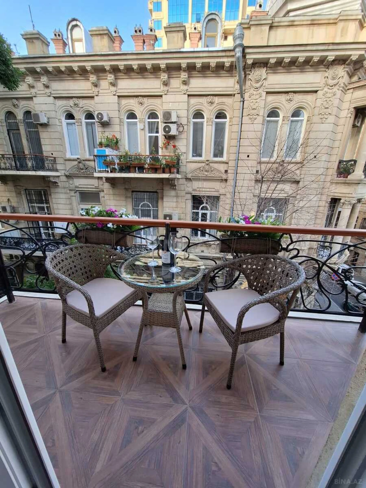 Kirayə verilir 2 otaqlı mənzil 75 m²