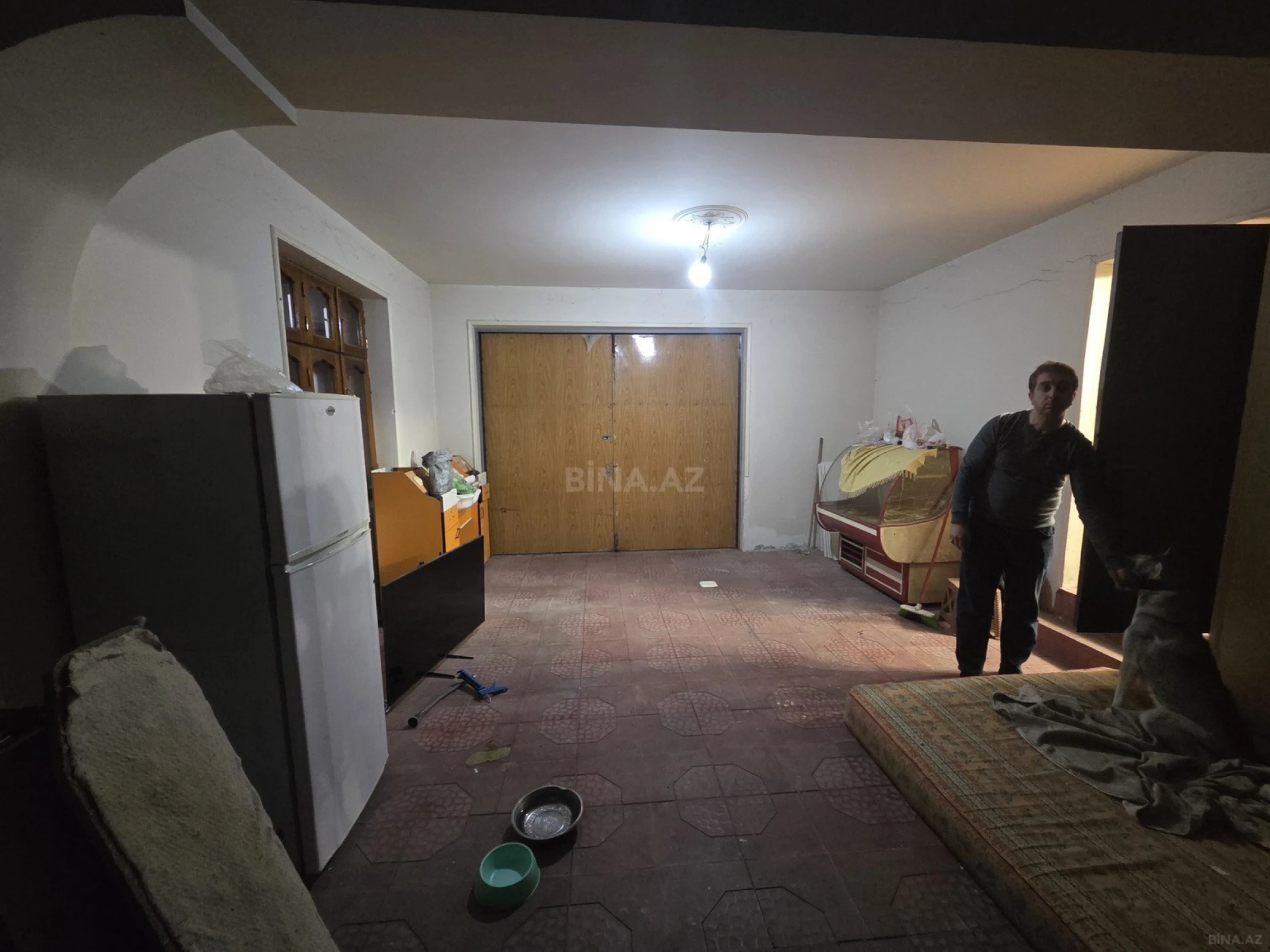 Satılır 10 otaqlı həyət evi 300 m²