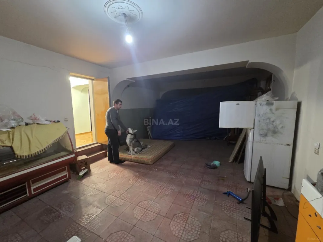 Satılır 10 otaqlı həyət evi 300 m²