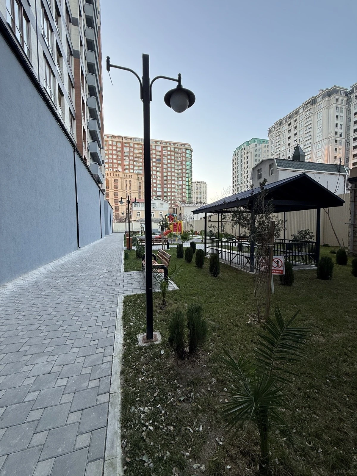 Kirayə verilir 2 otaqlı mənzil 60 m²