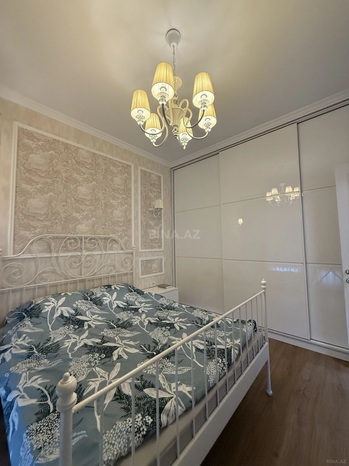 Kirayə verilir 2 otaqlı mənzil 60 m²