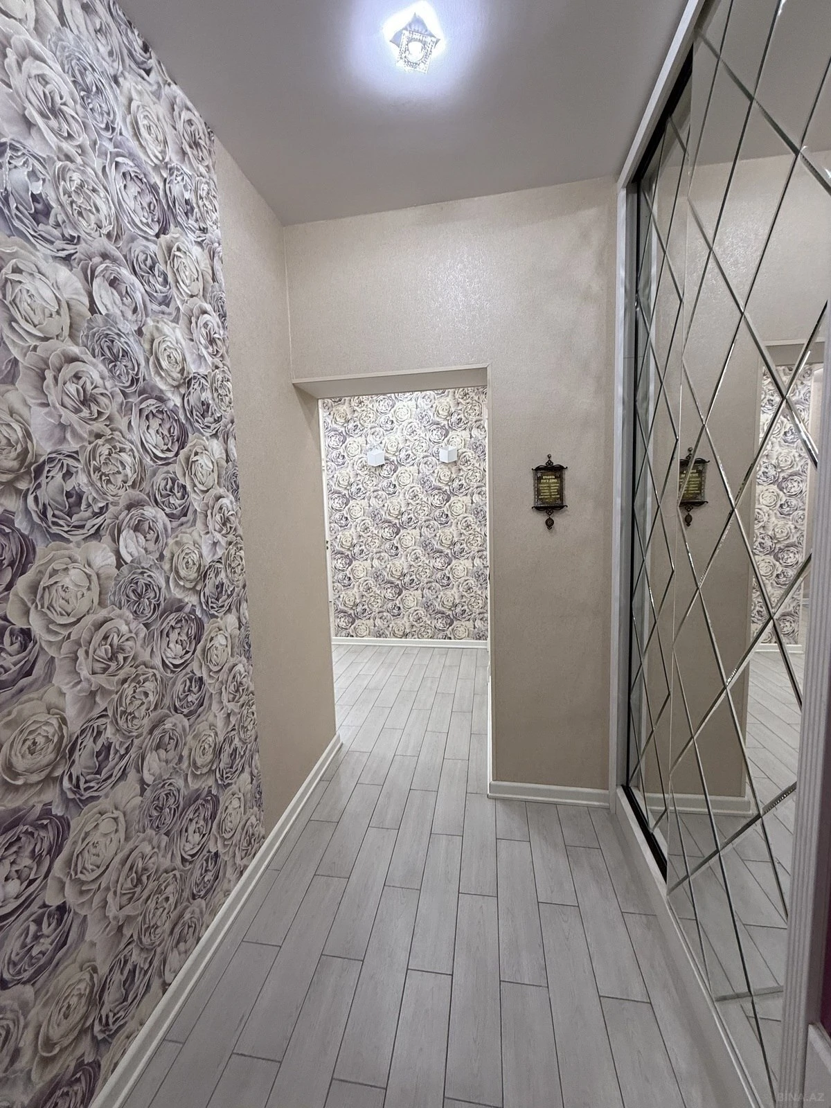 Satılır 2 otaqlı mənzil 72 m²