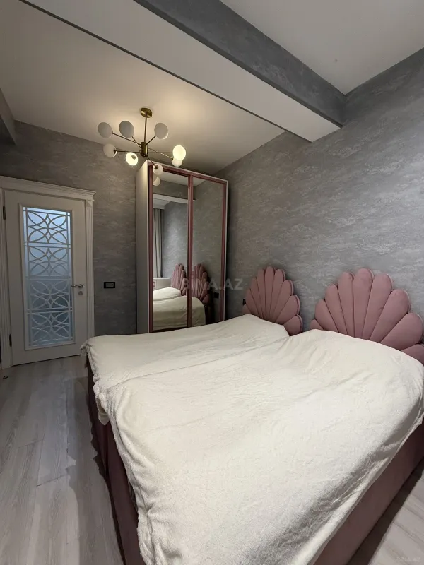 Satılır 2 otaqlı mənzil 72 m²