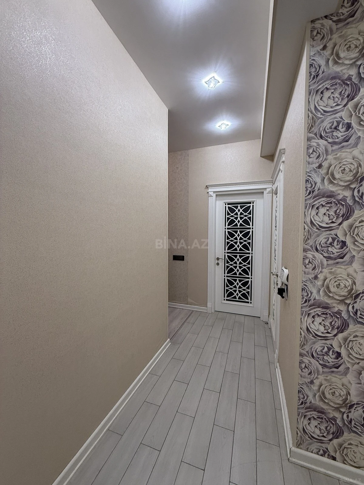 Satılır 2 otaqlı mənzil 72 m²