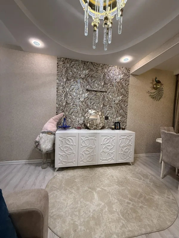 Satılır 2 otaqlı mənzil 72 m²