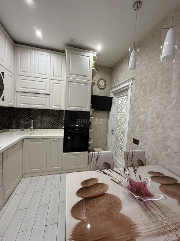 Satılır 2 otaqlı mənzil 72 m²