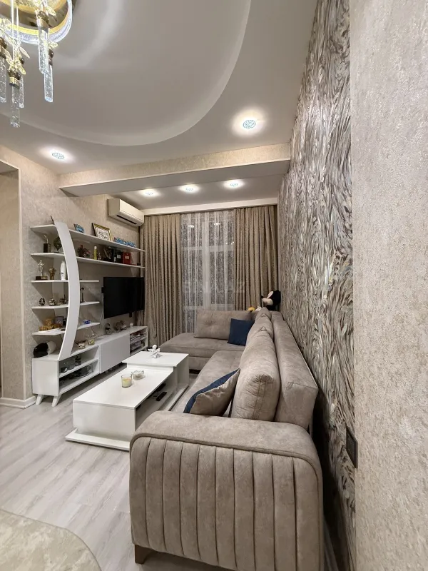 Satılır 2 otaqlı mənzil 72 m²