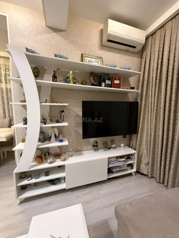Satılır 2 otaqlı mənzil 72 m²