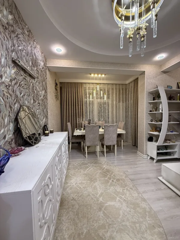 Satılır 2 otaqlı mənzil 72 m²