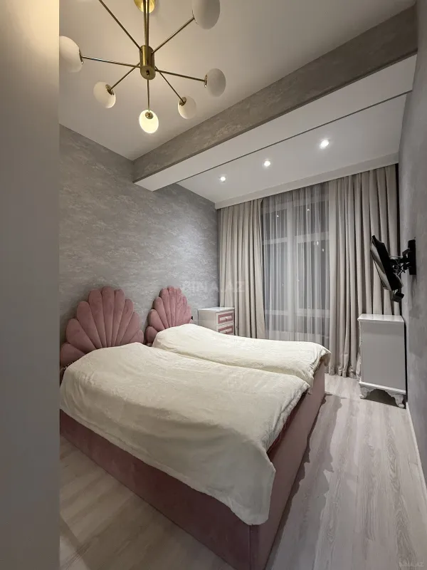 Satılır 2 otaqlı mənzil 72 m²