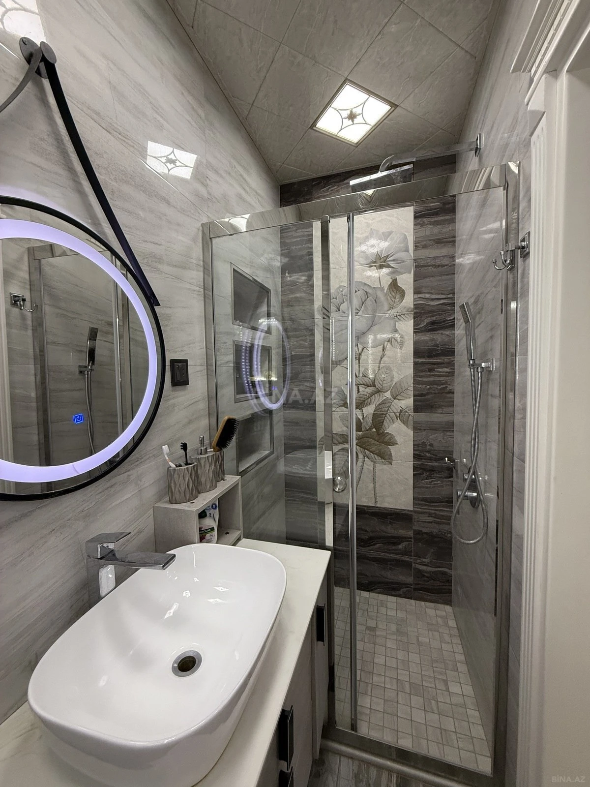 Satılır 2 otaqlı mənzil 72 m²