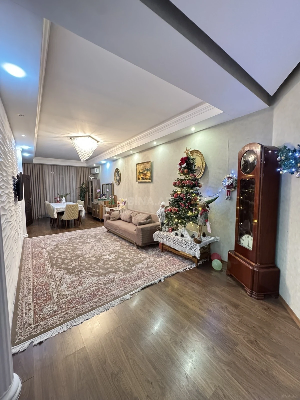 Satılır 3 otaqlı mənzil 117 m²
