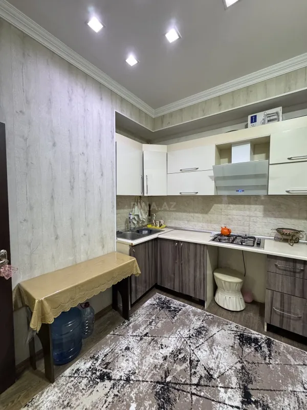 Satılır 3 otaqlı mənzil 117 m²