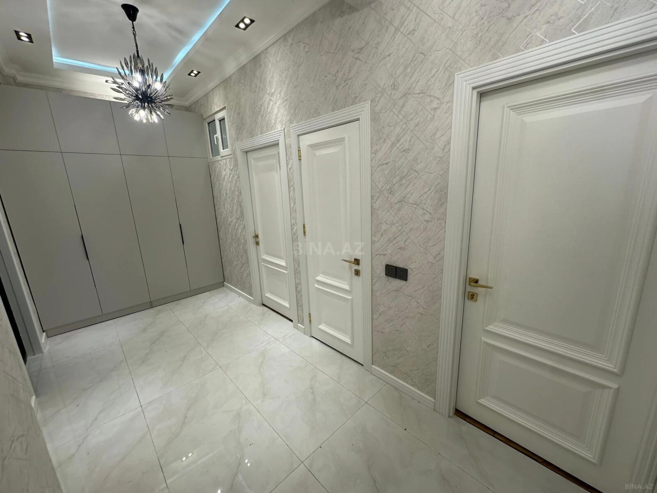 Satılır 3 otaqlı mənzil 96 m²