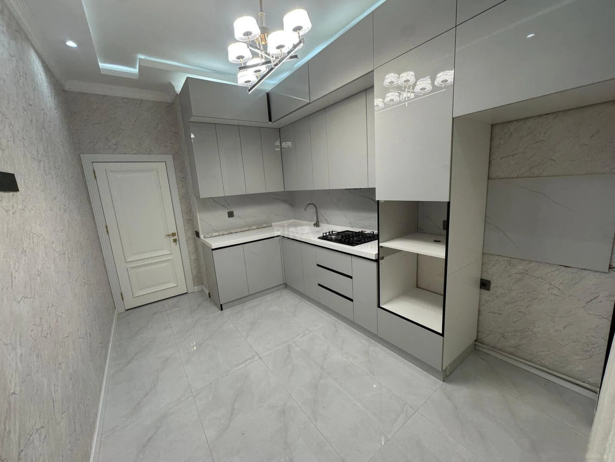 Satılır 3 otaqlı mənzil 96 m²