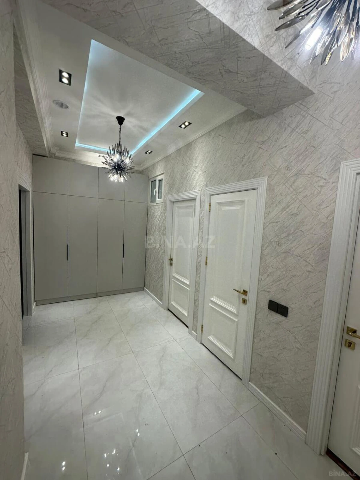 Satılır 3 otaqlı mənzil 96 m²