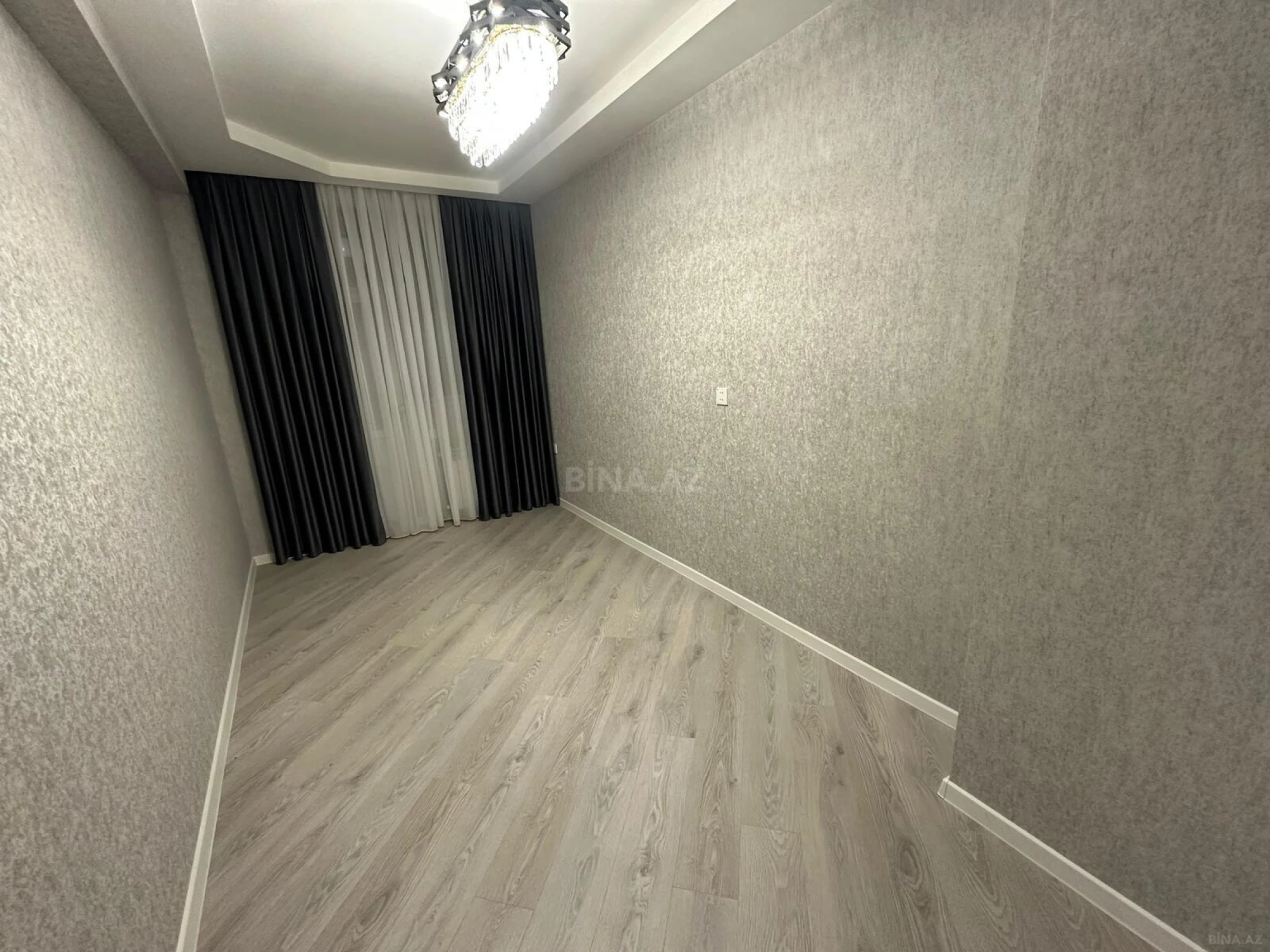 Satılır 2 otaqlı mənzil 72 m²
