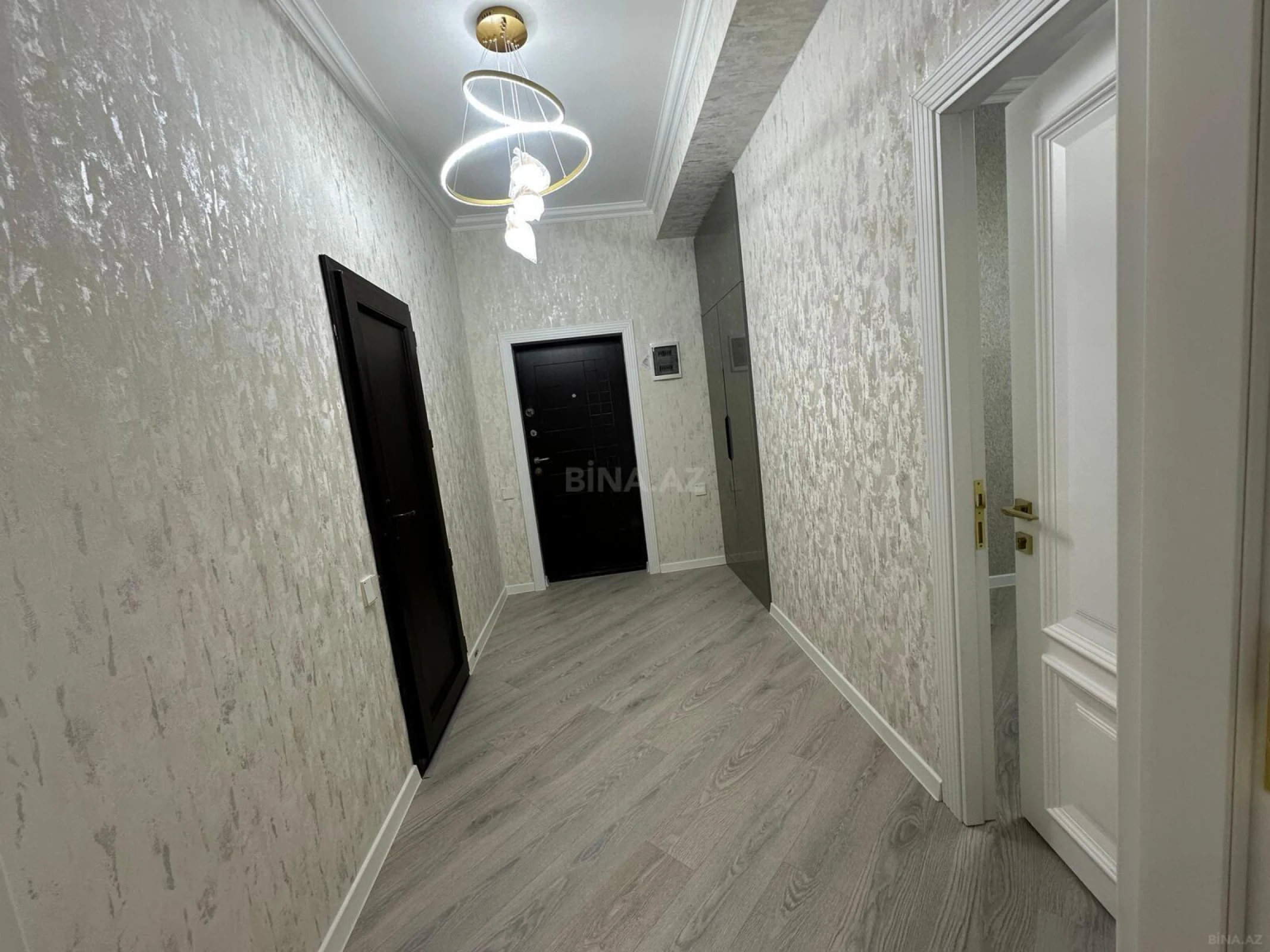 Satılır 2 otaqlı mənzil 72 m²