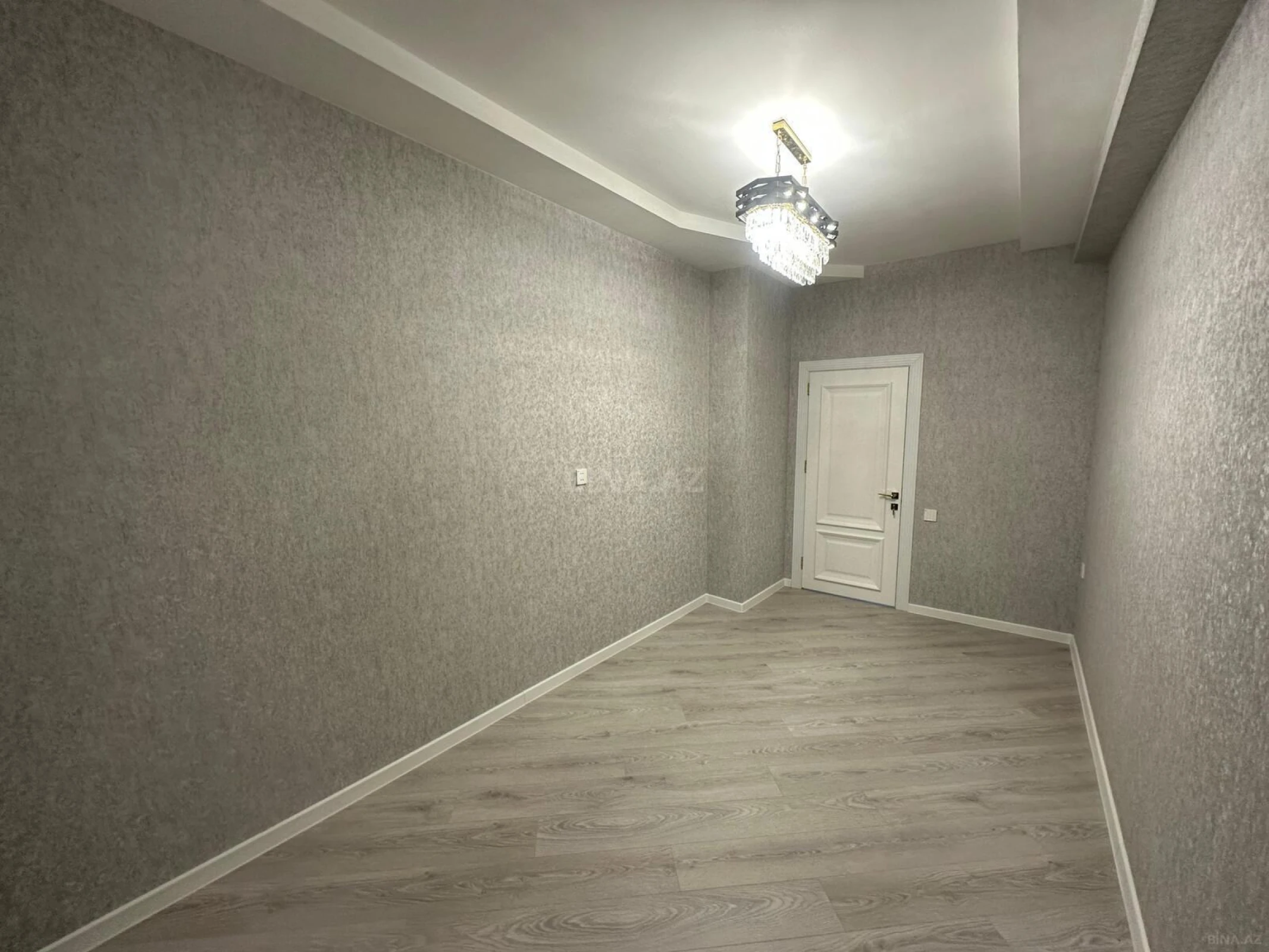 Satılır 2 otaqlı mənzil 72 m²
