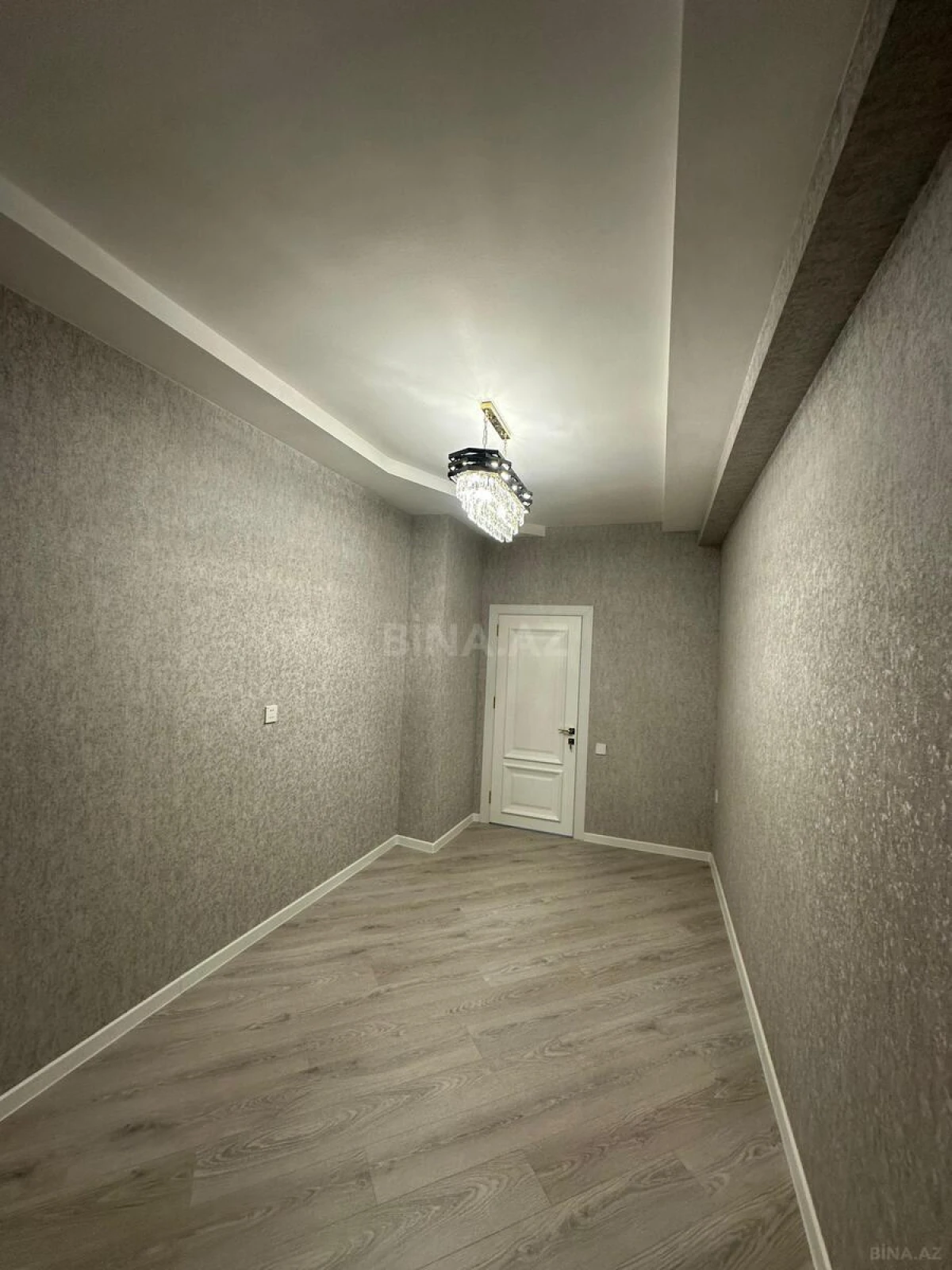 Satılır 2 otaqlı mənzil 72 m²