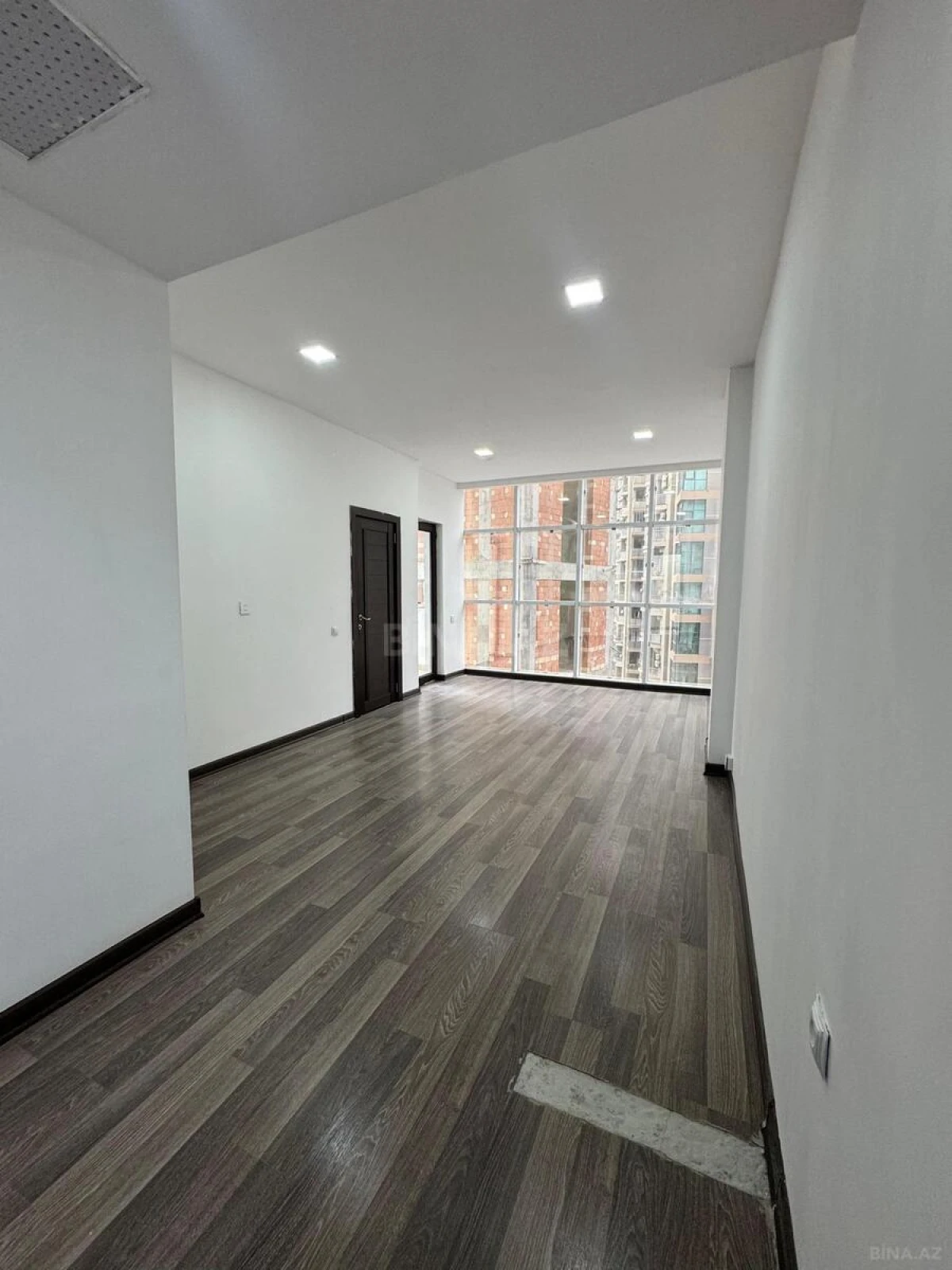 Kirayə verilir 1 otaqlı ofis 27 m²