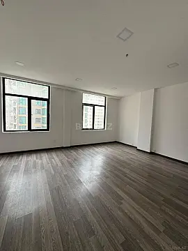 Kirayə verilir 1 otaqlı ofis 27 m²