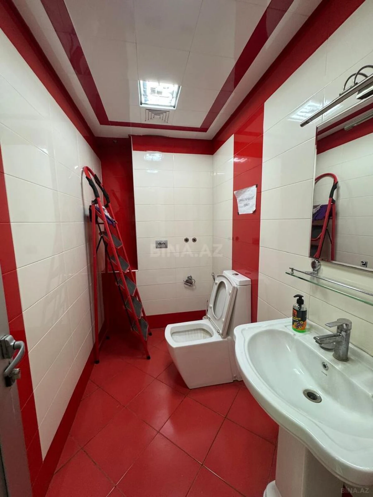 Kirayə verilir 4 otaqlı ofis 80 m²