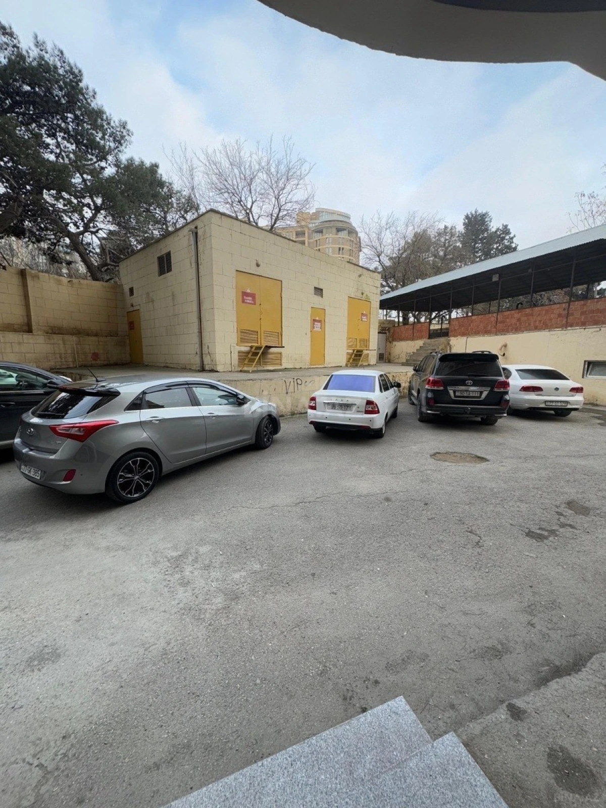 Satılır obyekt 91.5 m²